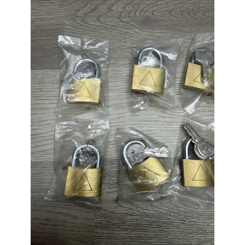 Padlock Lot Of 8. Brand‎ New/ Sealed 2 Keys With Each Lock